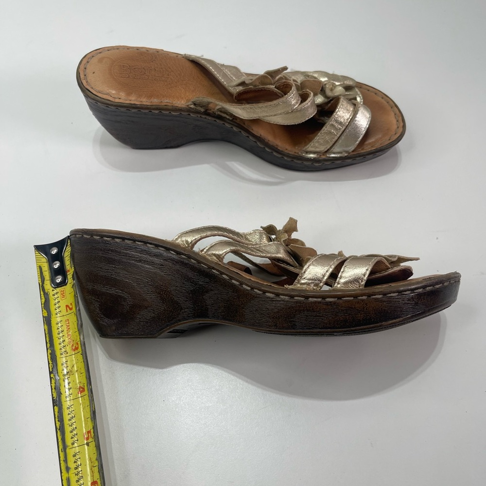 Born Gold Metallic Floral Wedge Sandals Women 7M Leather Comfort Casual - Picture 6 of 6
